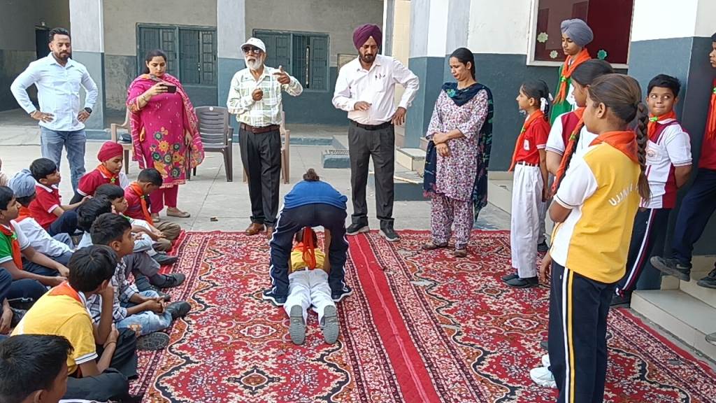 It is necessary to make India safe healthy and prosperous by preparing students like soldiers  Principal Mrs Doli